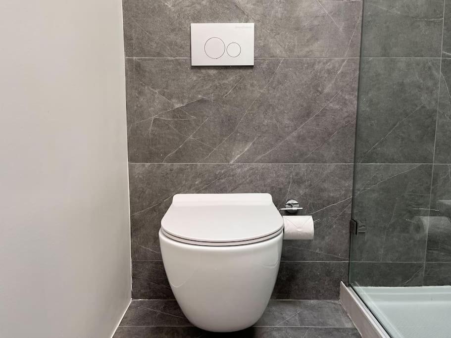 New Ample And Cozy One Bedroom Apt In Brooklyn At Rem-Casa 纽约 外观 照片